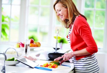 femme qui cuisine